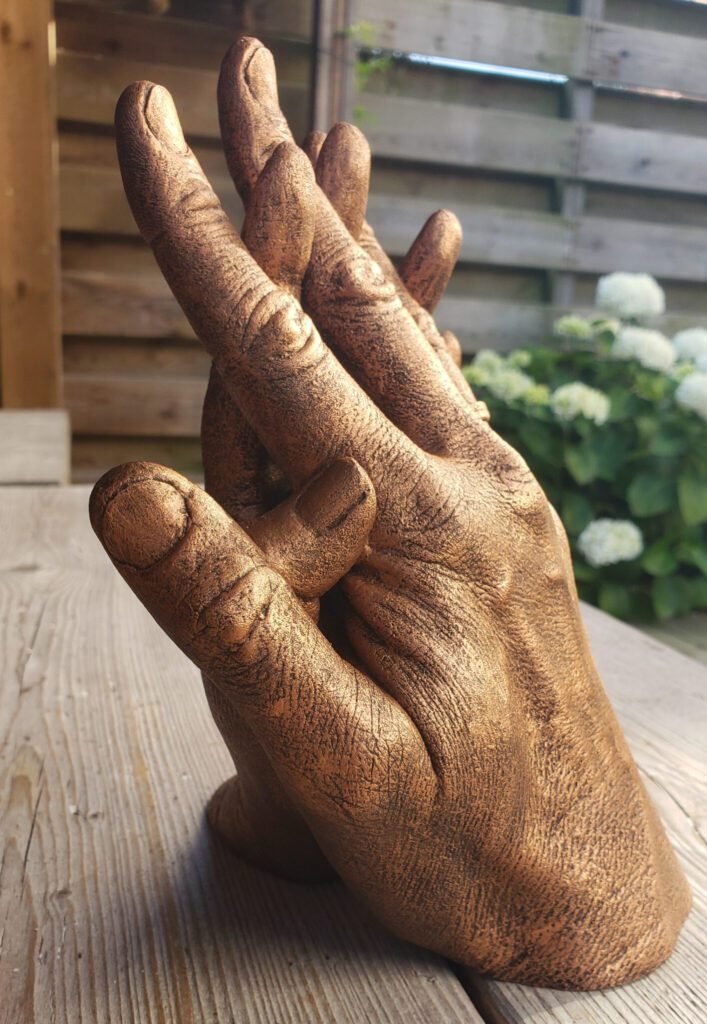 Twee handen als handcasting, afdrukken in gips